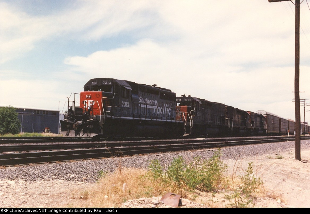 Vehicle train eases south